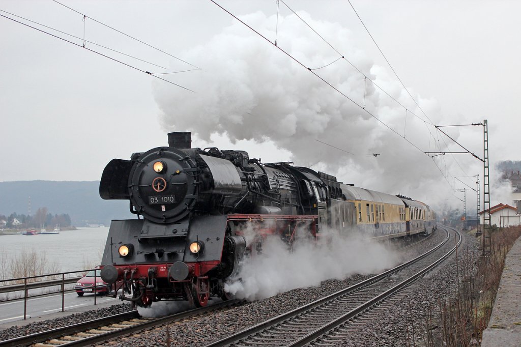 03 1010 bei Dattenberg/Wallen am 17.03.2013
