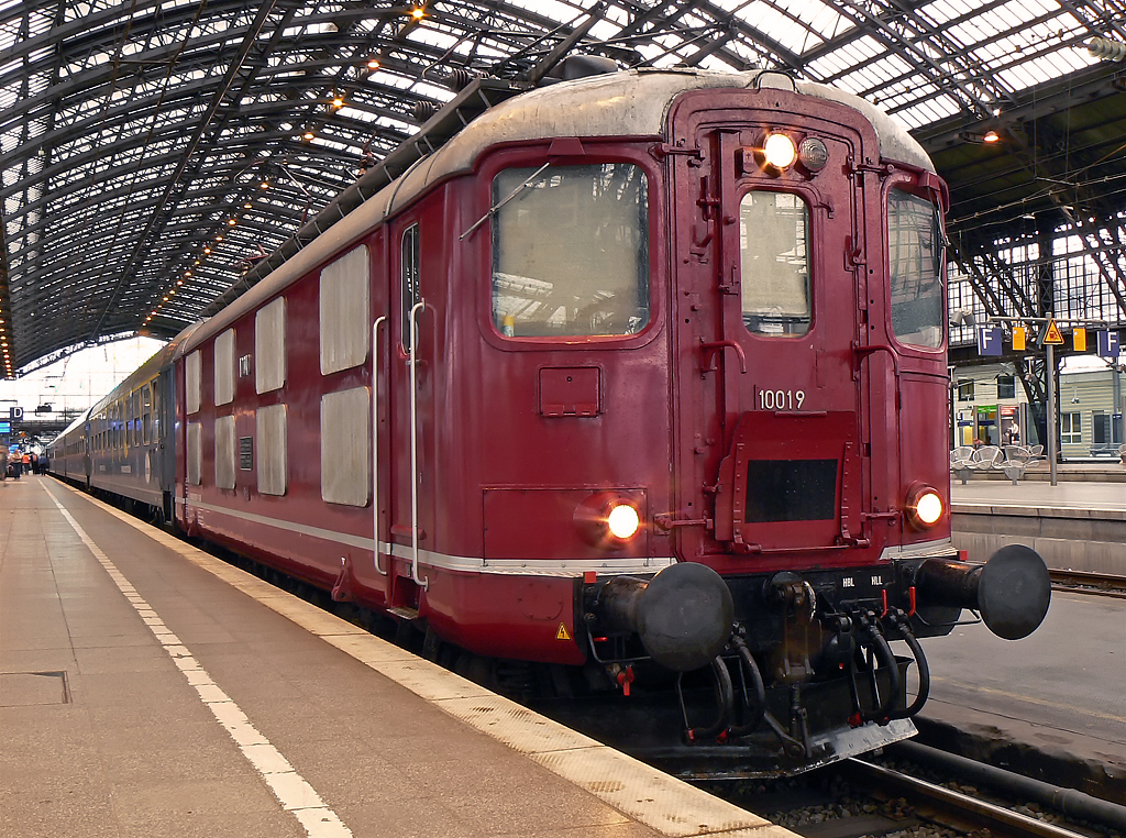 10019 der Centralbahn an einem weiteren  Eurostrand  Zug 