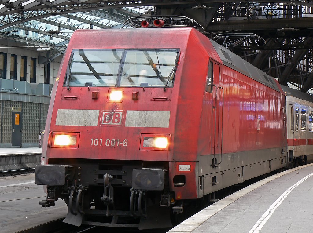 101 001-6 .... der Ursprung allen �bels in Sachen BR 101 , in K�ln Hbf am 15.01.10