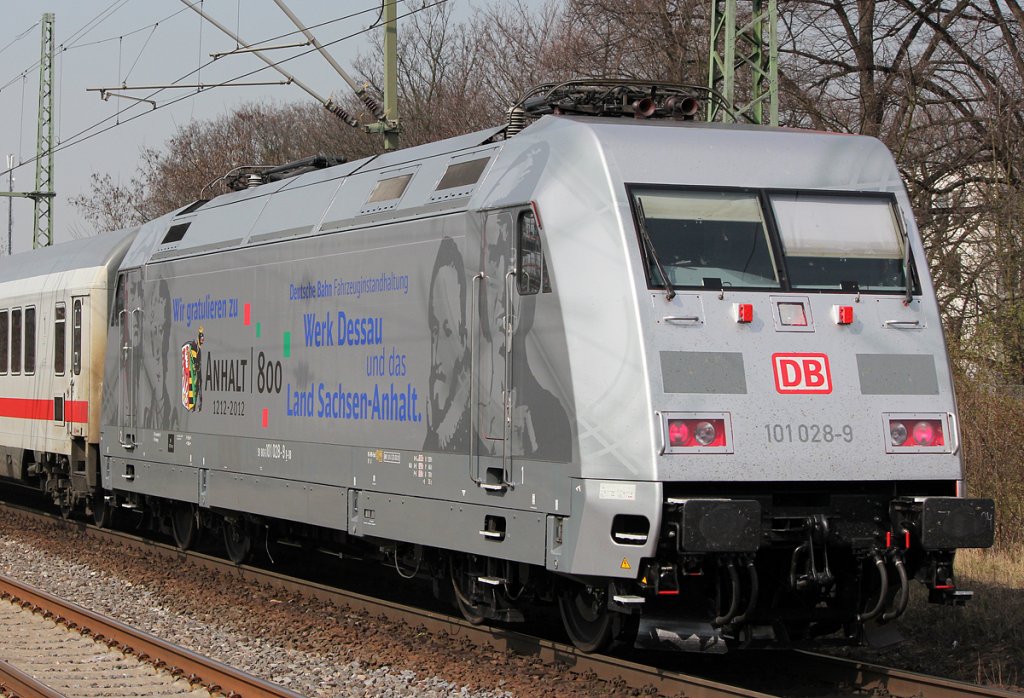 101 028-9 am Zugschluss von IC2312 in Bonn Oberkassel am 28.03.2012