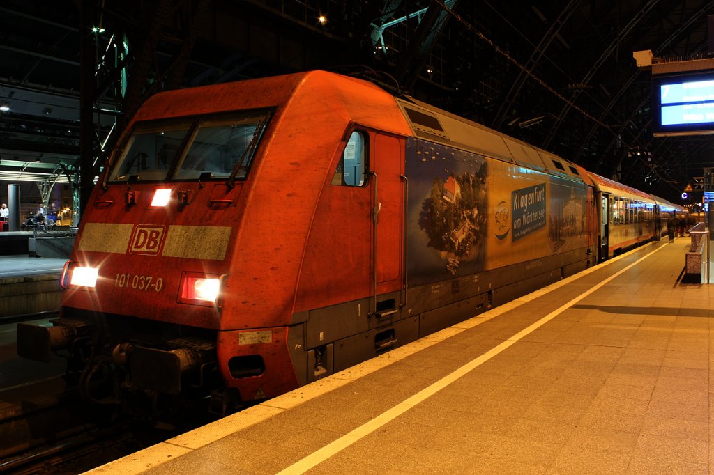 101 037-0 am EN421 in K�ln Hbf am 20.11.2011