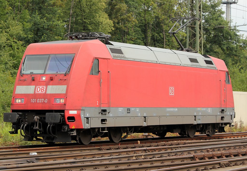 101 037-0 Lz in Gremberg am 03.07.2011