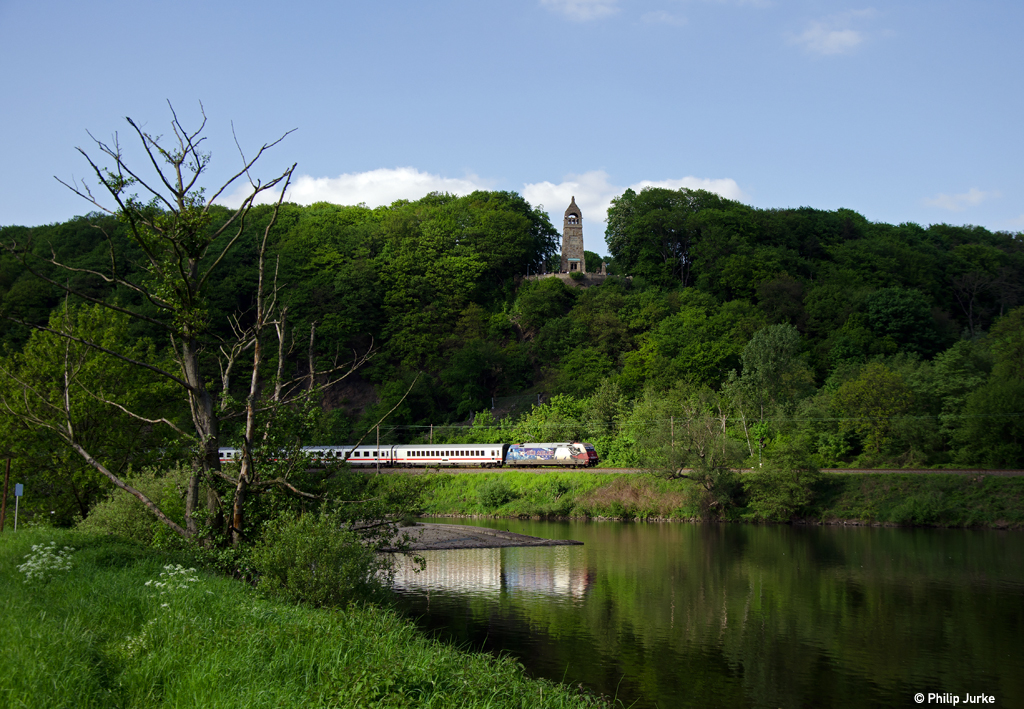 101 070-1 mit dem IC 2329 nach N�rnberg Hbf am 13.05.2012 in Witten.