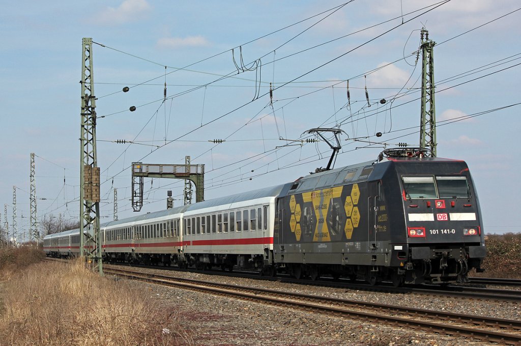 101 141-0 am IC134 in Br�hl am 01.04.2013