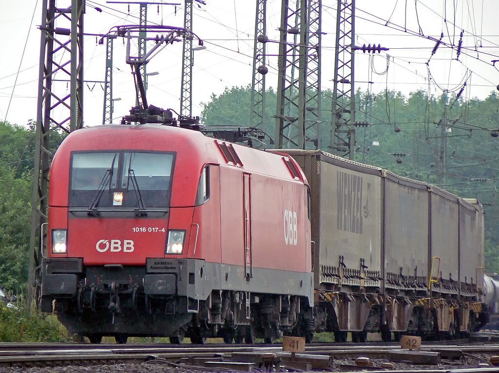 1016 017-4 der �BB am Wenzel in Gremberg am 29.06.2010