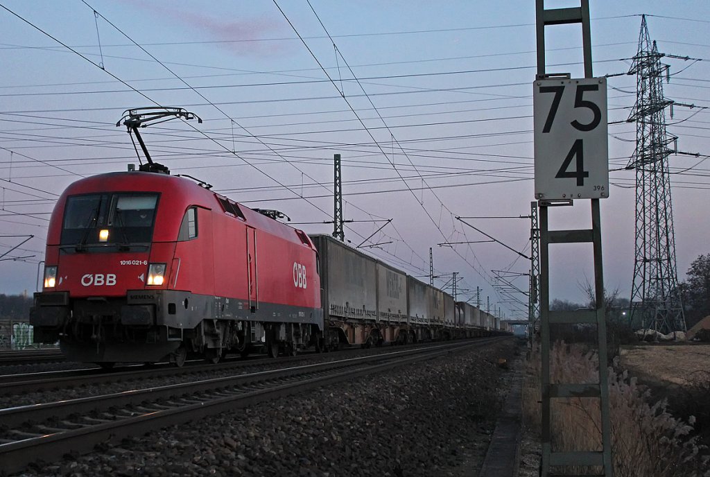 1016 021-6 der �BB am Wenzel zwischen Porz Wahn und Spich am 22.02.2011