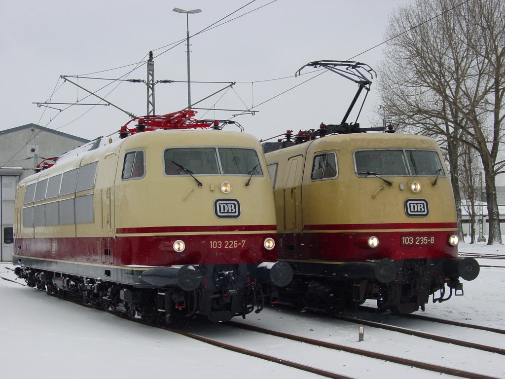103 226+103 235 in M�nchen(18.12.2005)