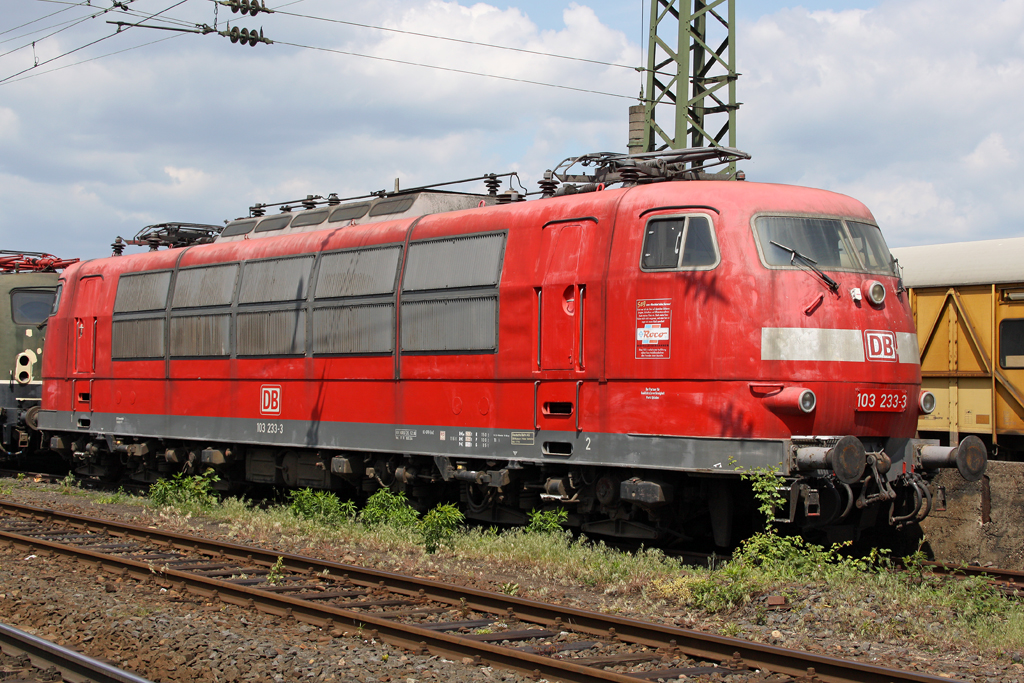 103 233-3 im DB Museum Koblenz-L�tzel am 16,05,10    *
