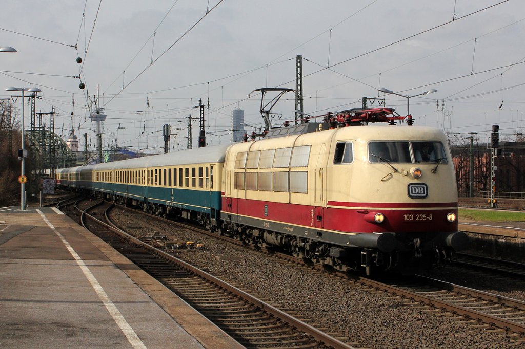103 235-8 am IC2410 in K�ln Messe/Deutz am 09.03.2012
