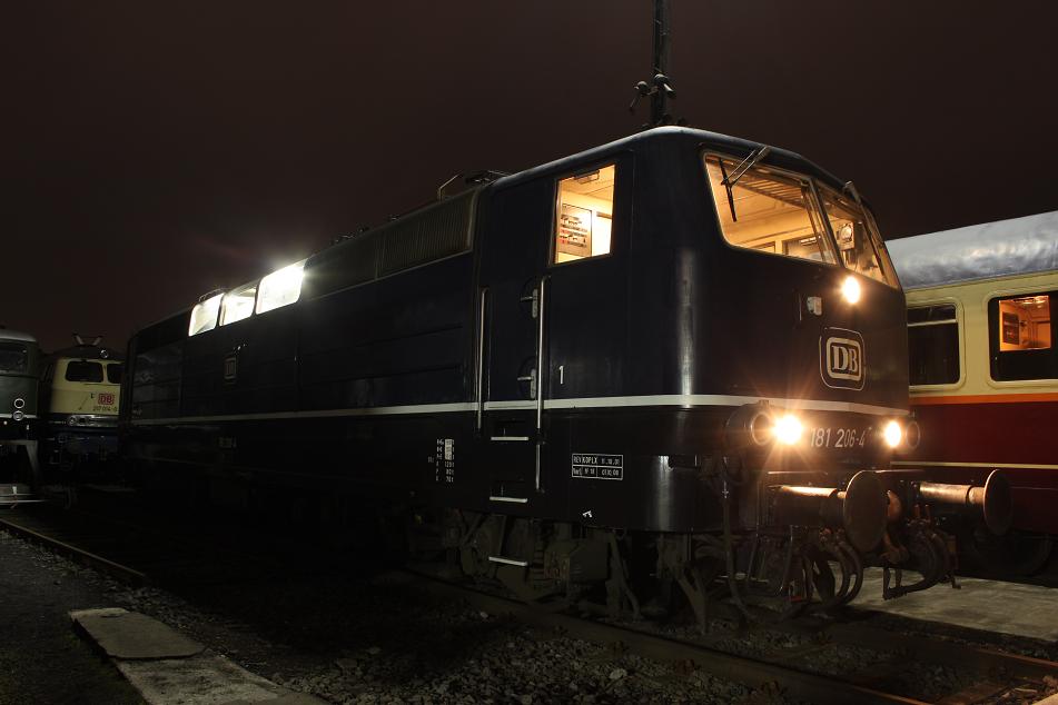 108 206 mit Festbeleuchtung im DB-Museum Koblenz-L�tzel