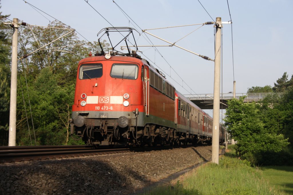 110 473 mit einem RE in Winkel am 06.06.2010