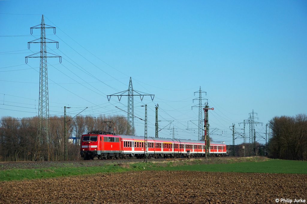 111 111-1 als RE 20075 nach Krefeld am 19.03.2011 am Abzw Wei�enberg in Neuss