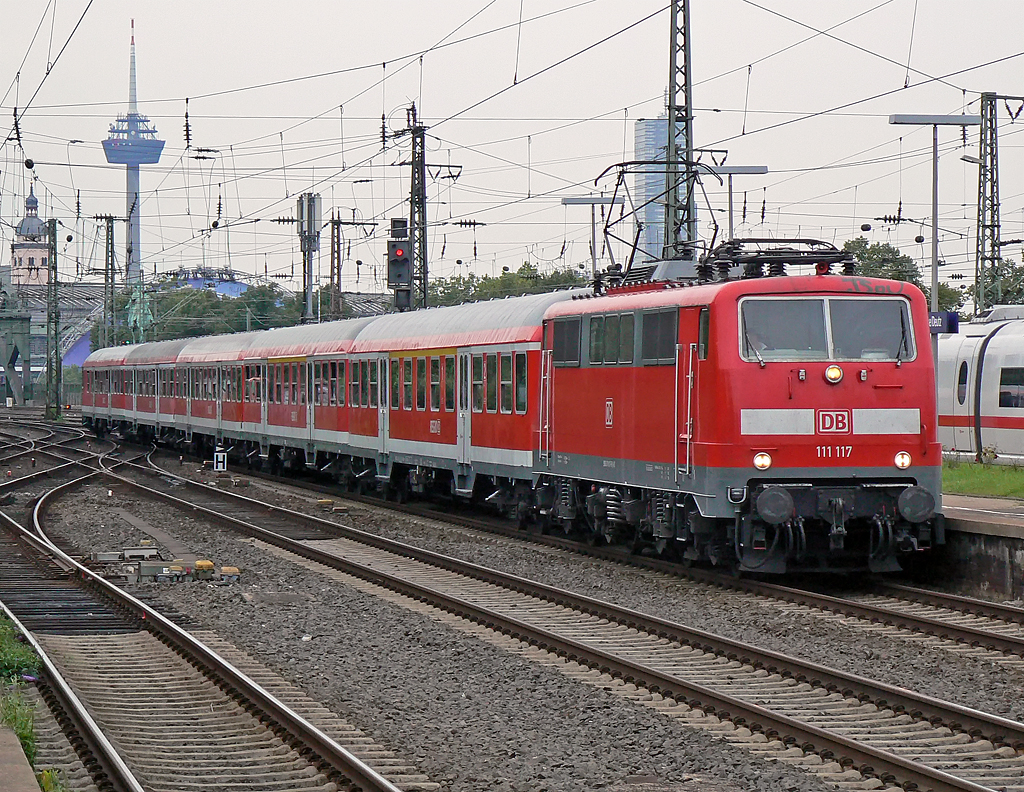 111 117 am RE 9 nach Au(Sieg) in K�ln/Messe Deutz am 02.09.2010