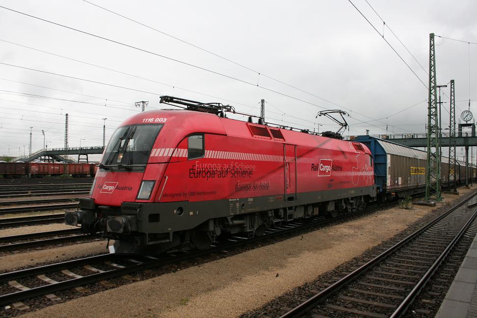1116 003 Rail Cargo Austria mit Audi Zug aus Gy�r,in Ingolstadt HBF
