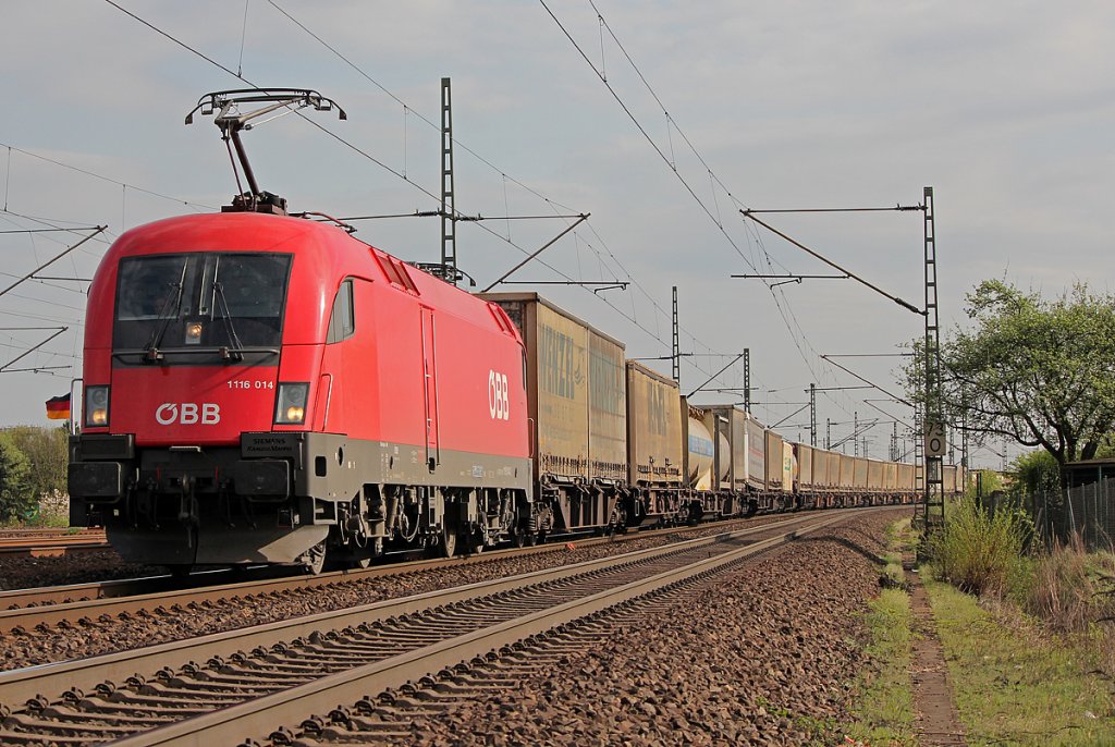 1116 014 der �BB hinter Porz-Wahn am 07.04.2011