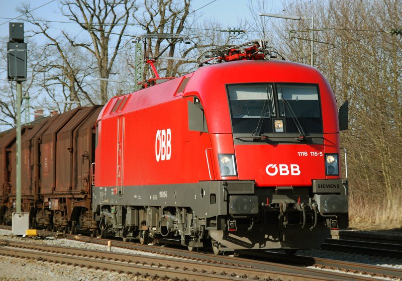 1116 115-5, aufgenommen am 27.02.10, bei der Durchfahrt durch A�ling, Strecke M�nchen-Rosenheim.