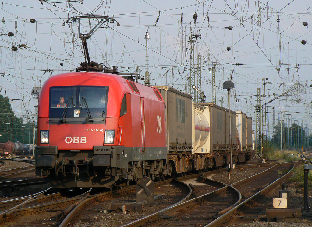 1116 191-6 bei der ungewohnten Ausfahrt aus den Gbf Gremberg am 12.08.2010 (vermutl. Personalwechsel) 