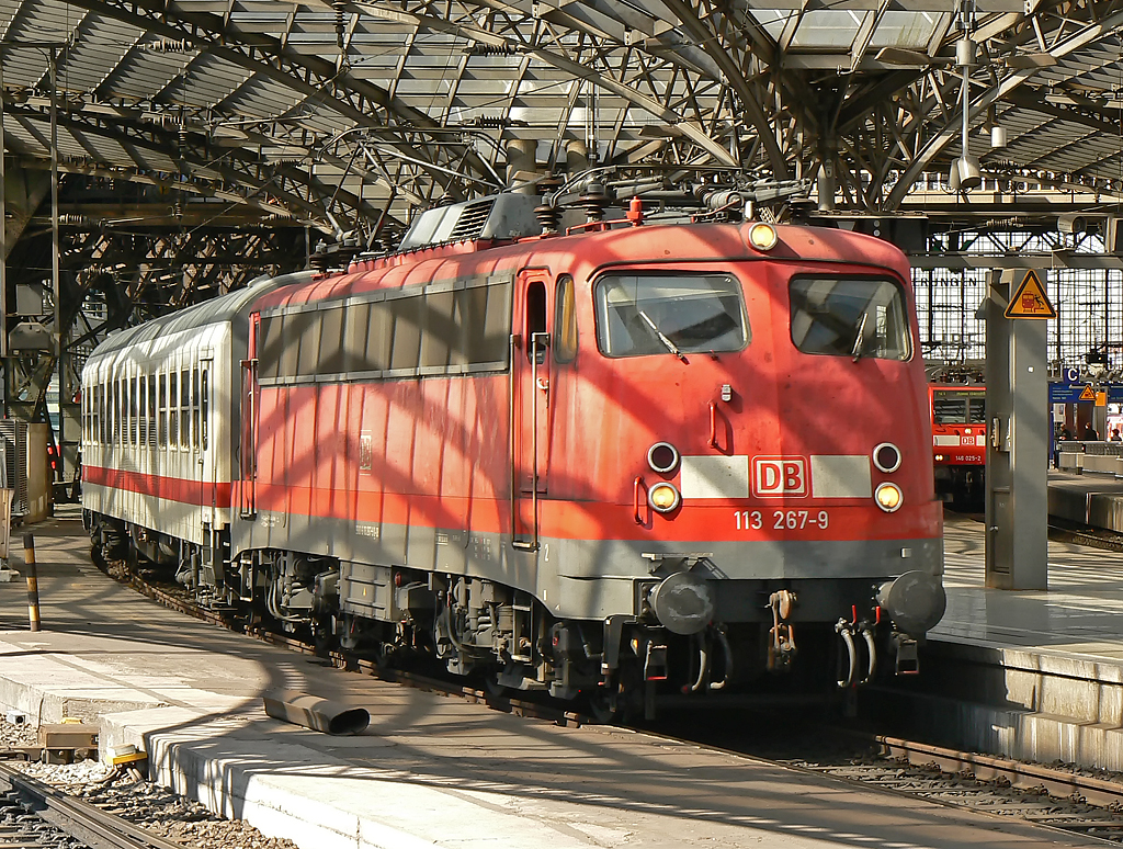 113 267-9 mit IC2863 verl�sst K�ln Hbf rtg Hamm am 06.04.2010