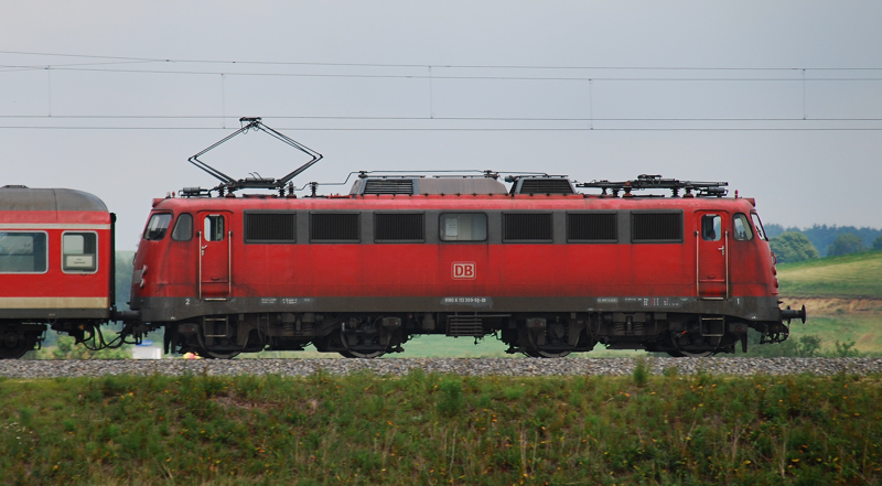 113 309-9, aufgenommen am 02.06.11, kurz nach Burgau.