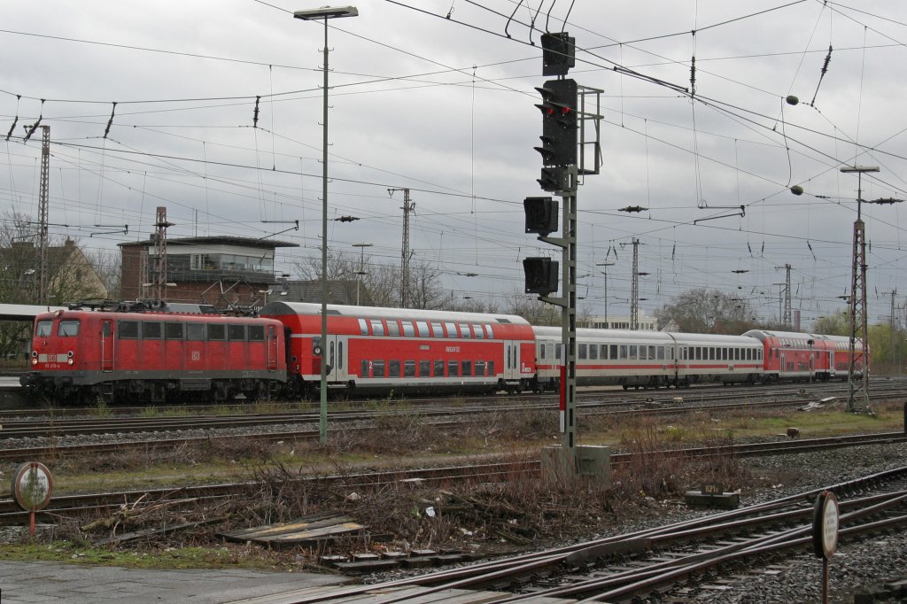 115 278 am 4.4.10 mit SchadPbz in Duisburg Hbf