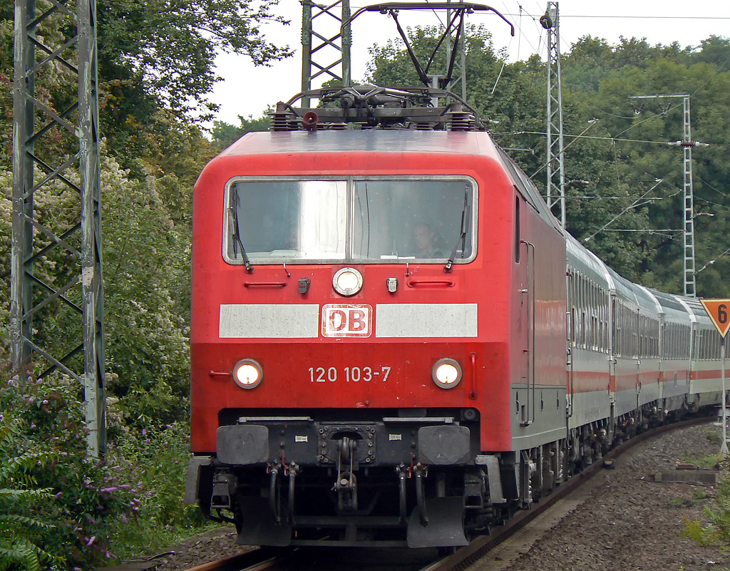 120 103-7 in K�ln West am 10.09.2010