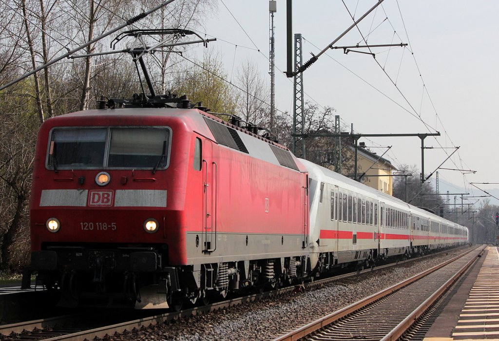 120 118-5 am IC2312 in Bonn Oberkassel am 28.03.2012