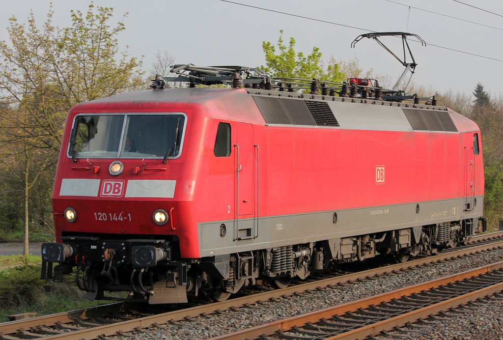 120 144-3 Lz in K�ln Stammheim am 13.04.2012