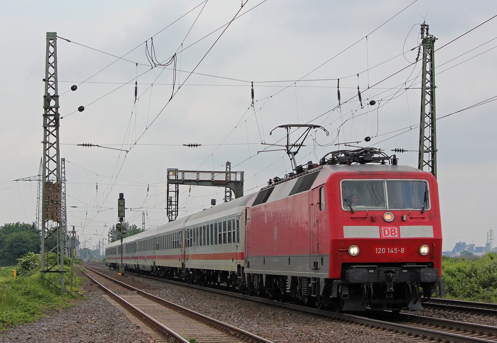 120 145-8 in Br�hl am 01.06.2012