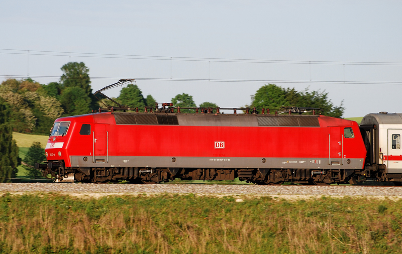 120 147-4, aufgenommen am 08.05.11, kurz vor Burgau.