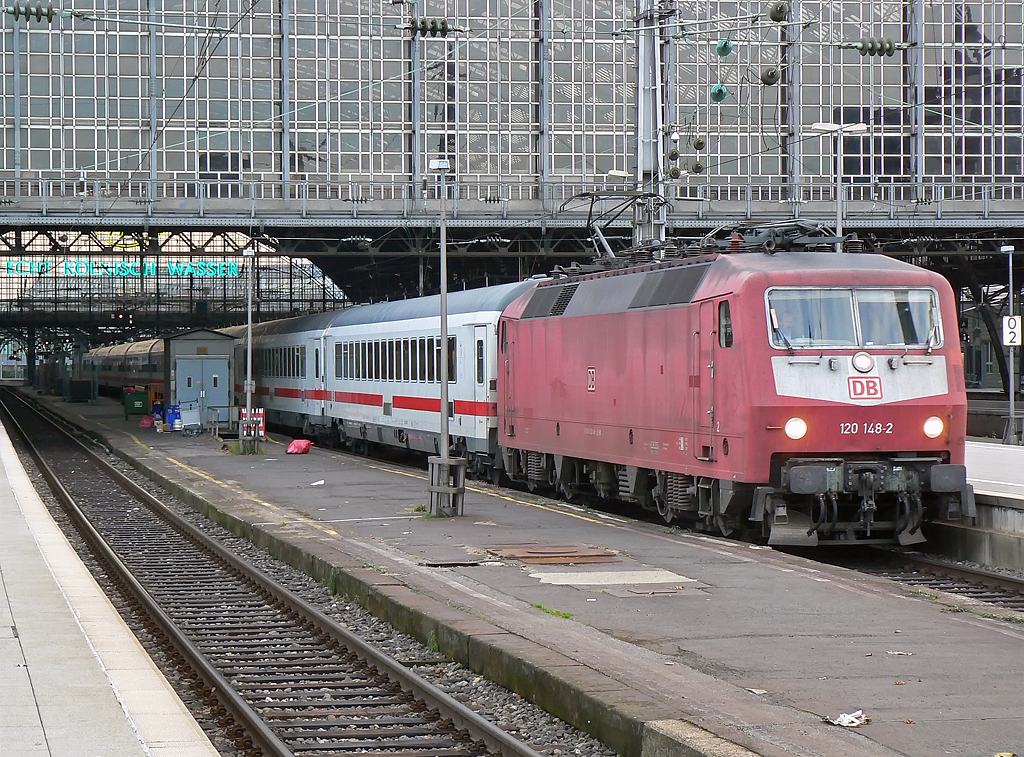 120 148-2 in K�ln Hbf. am 21.11.2010