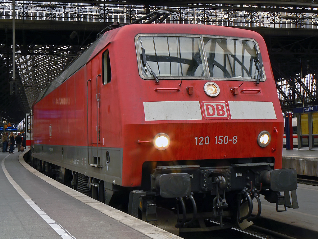 120 150-8 in K�ln Hbf am 30.05.2010