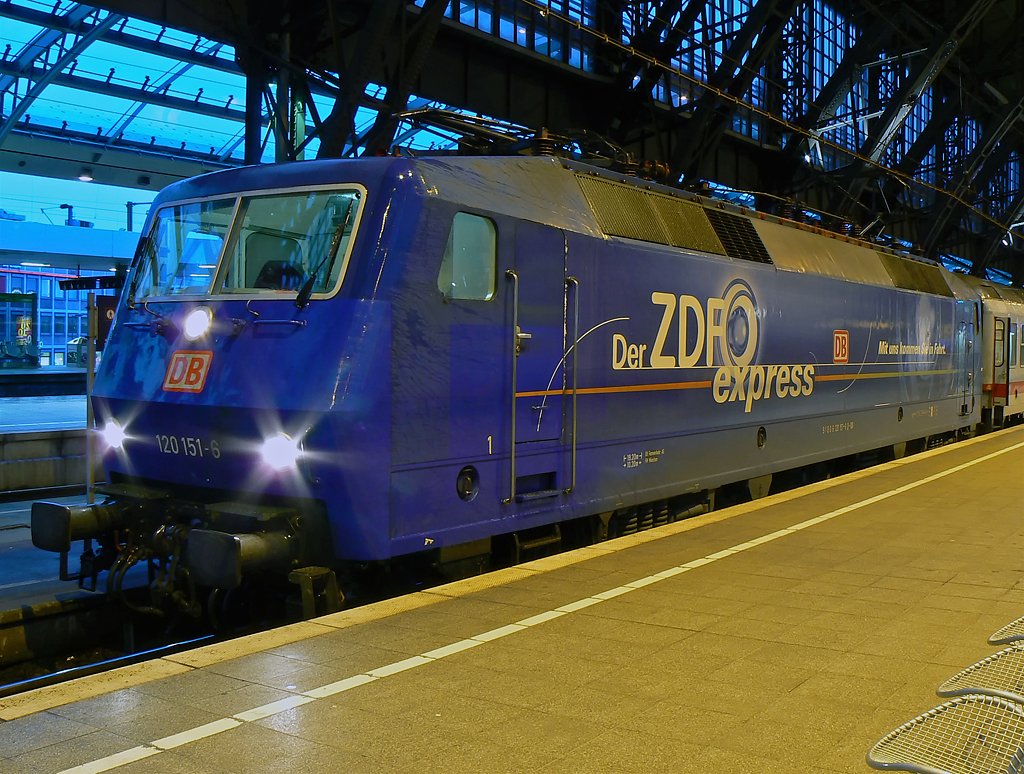 120 151-6 in K�ln Hbf 29.01.2010