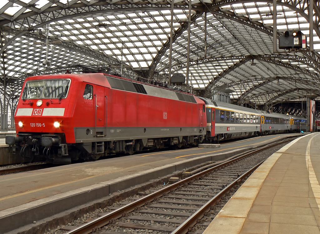 120 156-5 am EC120 nach Kiel in K�ln Hbf. am 12.09.2010