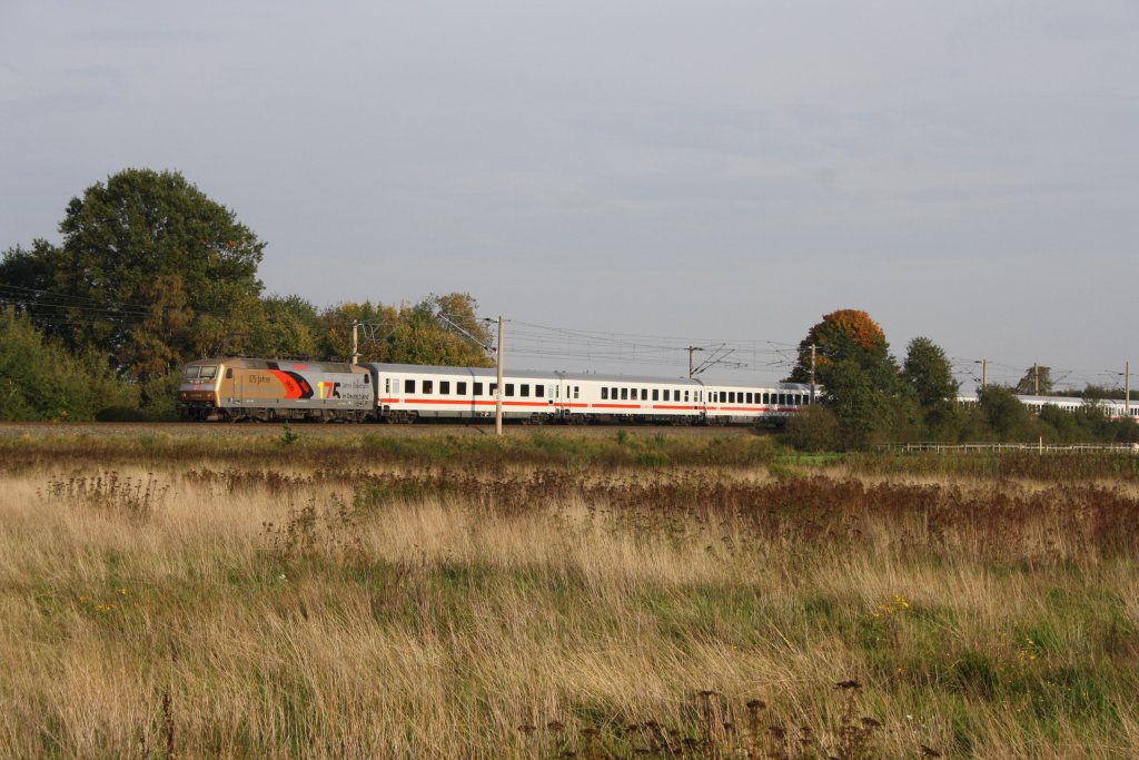 120 159 mit einem IC am 08.10.2010 in Isenb�ttel bei Gifhorn