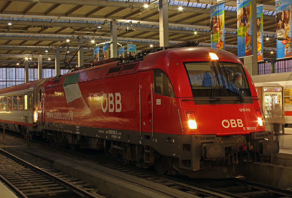 1216 013 in M�nchen Hbf am 31.07.2011