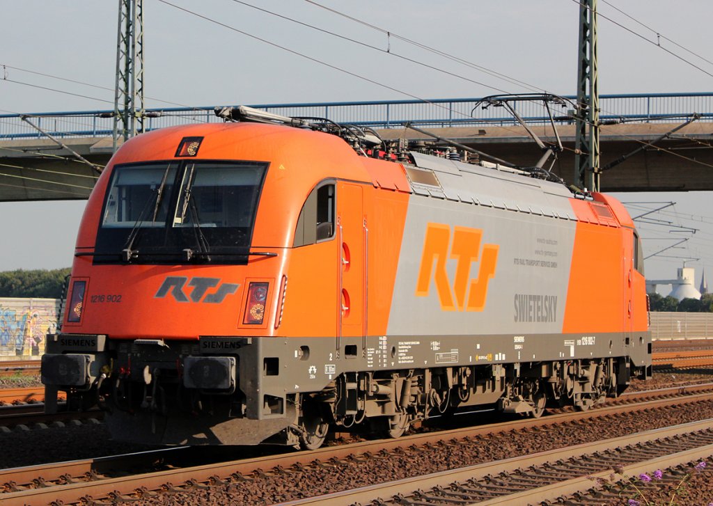 1216 902-7 der RTS Lz bei Porz(Rhein) am 04.09.2012, Gru� an den Tf !