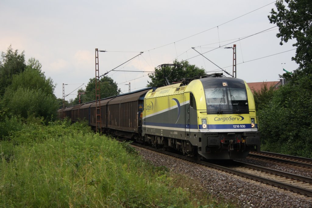 1216 930 mit einem G�terzug am 27.07.2010 in Hannover Limmer.