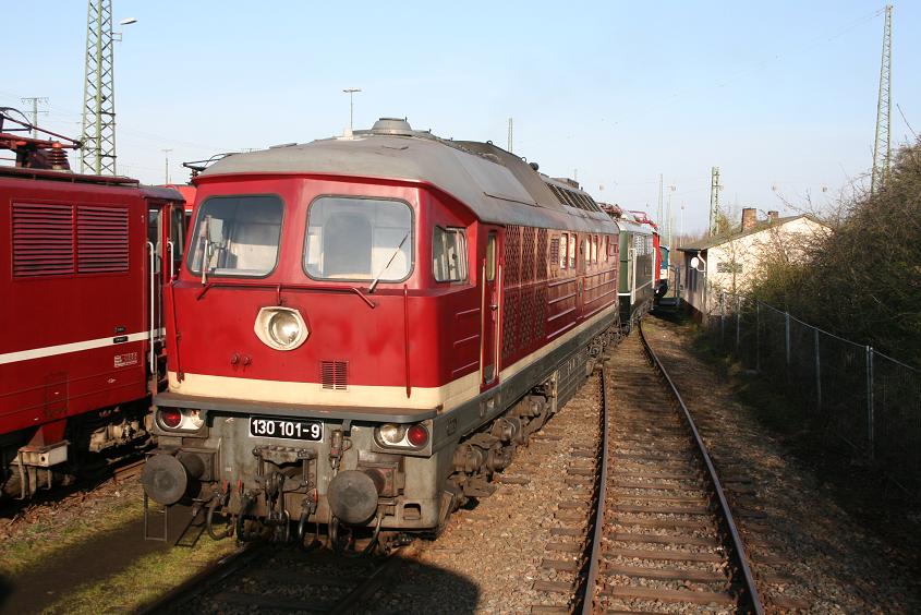 130 101 in morgendlicher Sonne im DB-Museum Koblenz-L�tzel