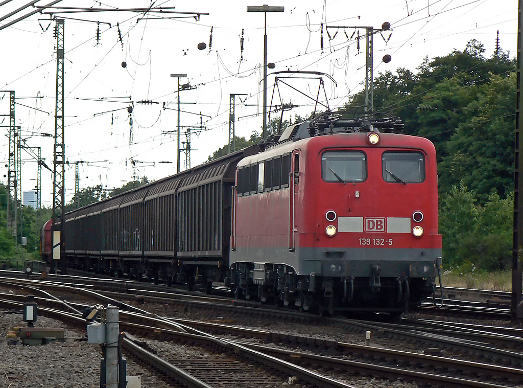 139 132-5 bei der Einfahrt in Gremberg am 05.07.2010