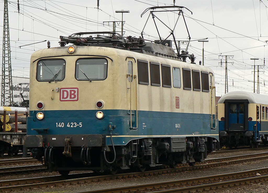 140 423-5 bei der Lokparade in Koblenz-L�tzel am 03.04.2010