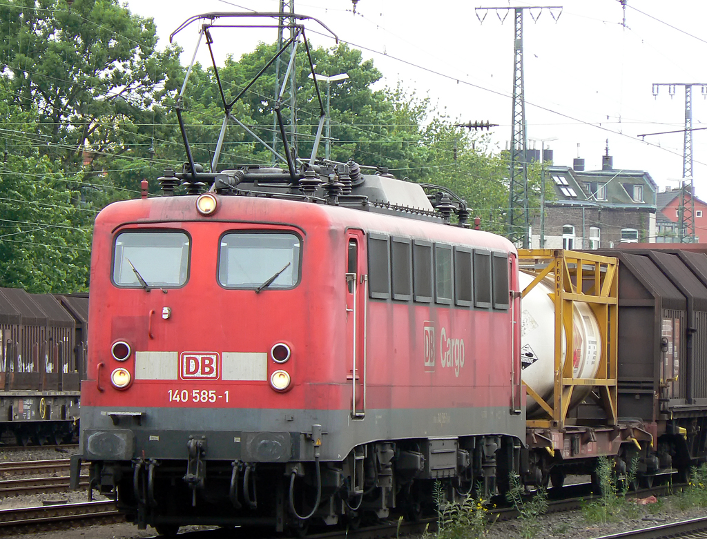 140 585-1 in K�ln West am 02.06.2010