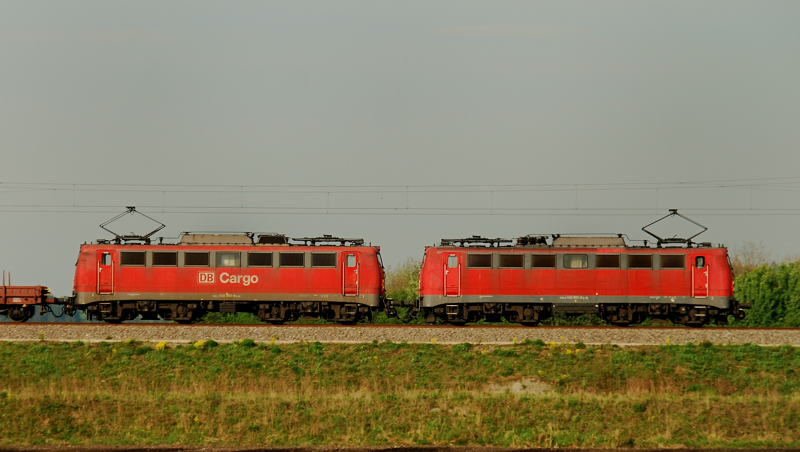 140 861-6 + 140 789-9, aufgenommen am 29.04.11, kurz nach Jettingen-Scheppach.