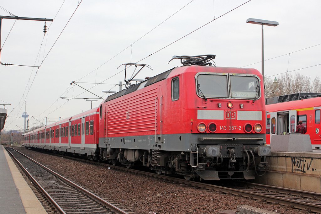 143 357-2 auf der S6 nach Essen Hbf in K�ln Messe/Deutz am 21.04.2013