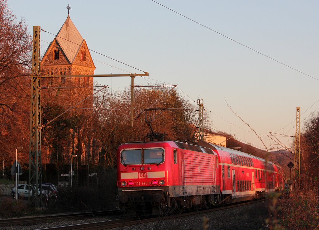 143 929-8 schiebt den RB27 gen Koblenz in Bonn Oberkassel am 25.03.2012