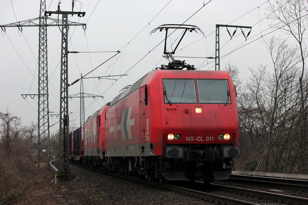 145-CL-011 und 185 585 der HGK kurz vor der K�lner S�dbr�cke am 28.02.2012