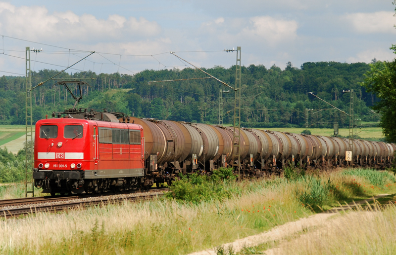 151 001-5, die  Erste , aufgenommen am 21.06.12, bei Treuchtlingen.
