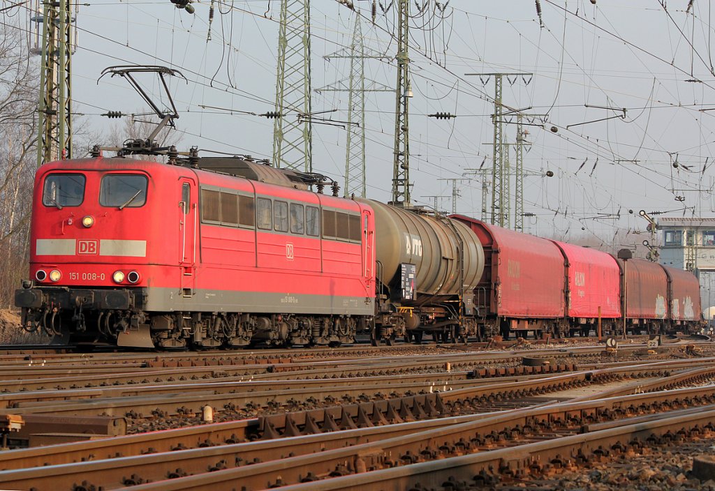 151 008-0 verl�sst mit einem gem. Gz. den Gbf Gremberg am 01.03.2011