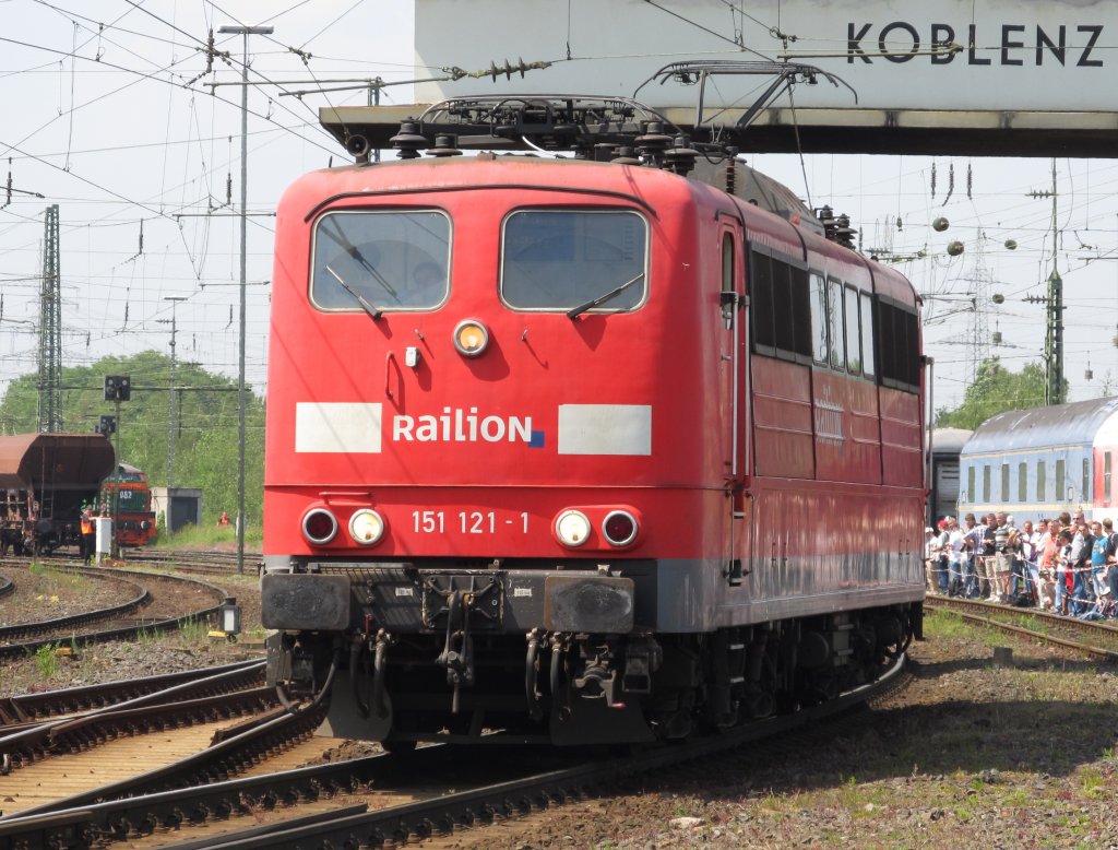 151 121-1 am 21.5.2011 bei der Lokparade im DB Museum Koblenz.