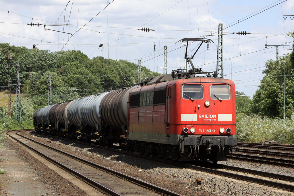 151 149-2 bei der Durchfahrt in K�ln West am 15.07.10