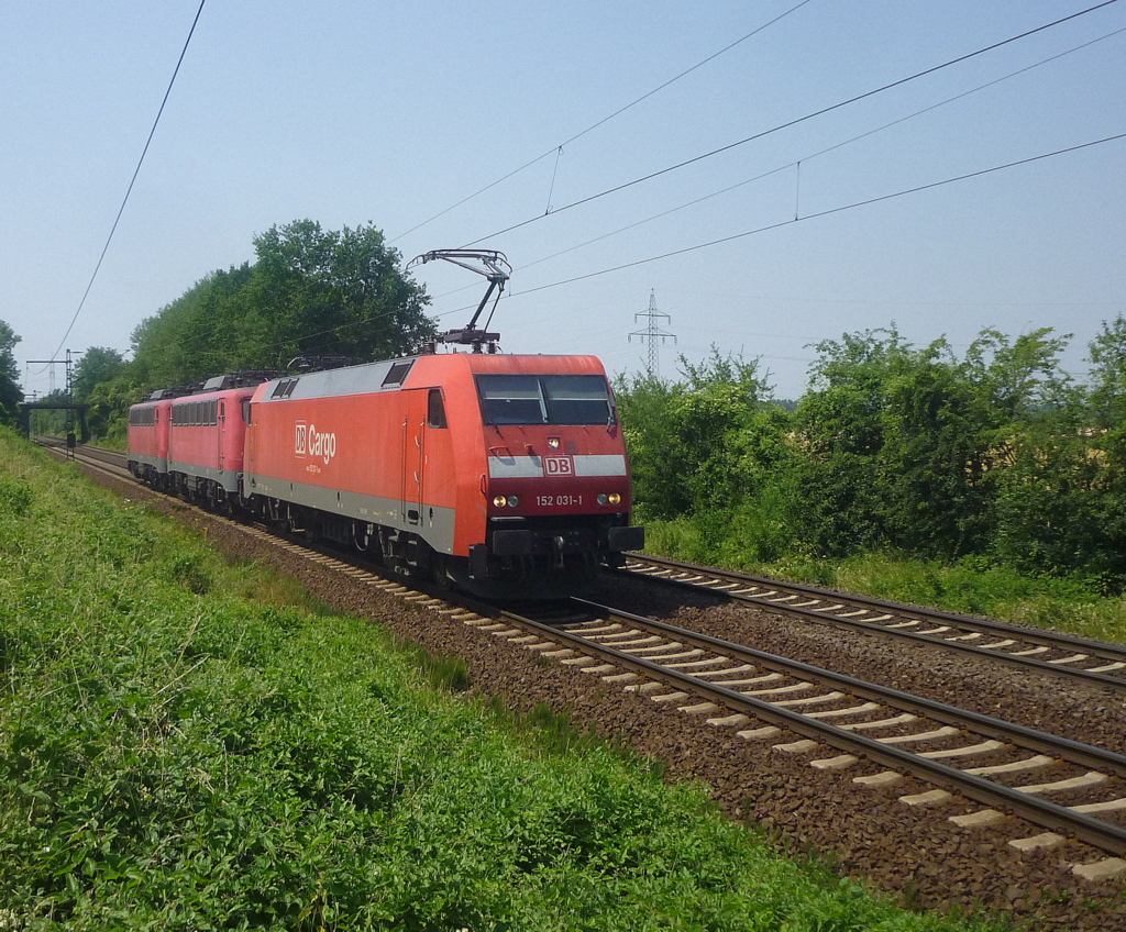 152 031-1 durchfa�hrt am 10.07.2010 Ahlten mit 2 140er am Haken gen S�den